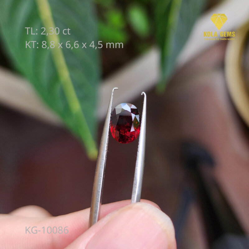 Garnet Đỏ Đen Tự Nhiên KG-10086